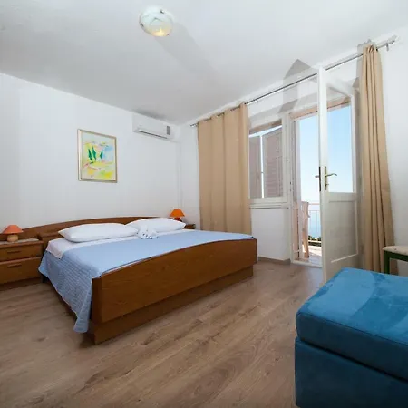 Lusi Guest house
