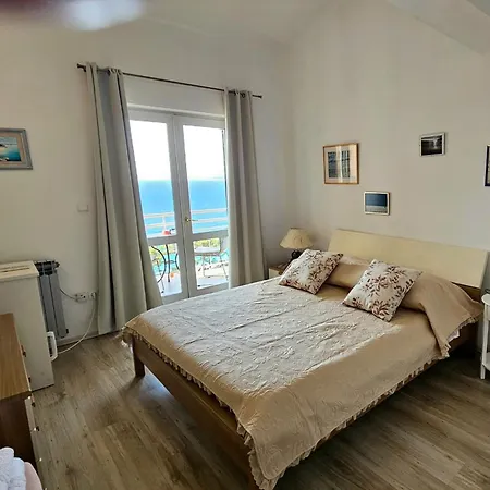 Lusi Guest house