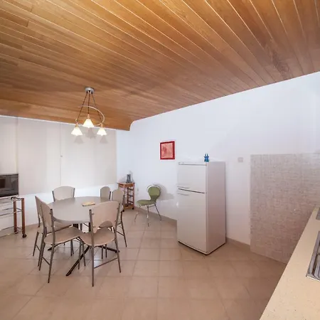 Lusi Guest house